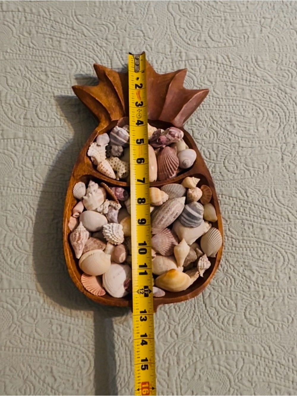 Hand carved wood pineapple tray, with local FL shells. - Picture 5 of 8